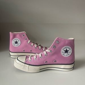 BUBBLEGUM CONVERSE BRAND NEW